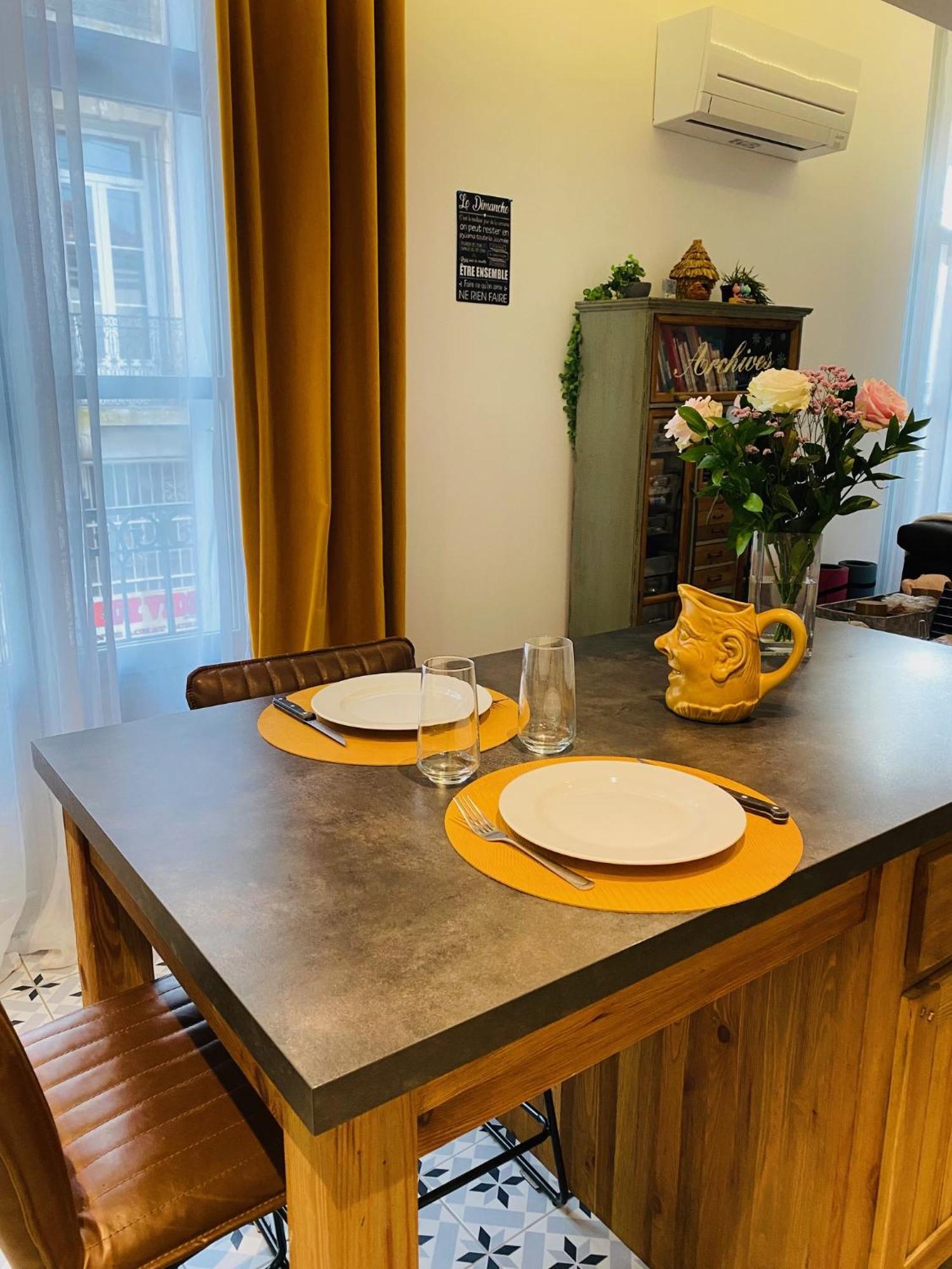 Douillet Et Coquet Appartement Climatise - Parking Prive Gratuit - Centre Montpellier Exterior photo